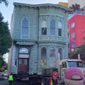 ВИДЕО | В Сан-Франциско перевезли старинный двухэтажный дом