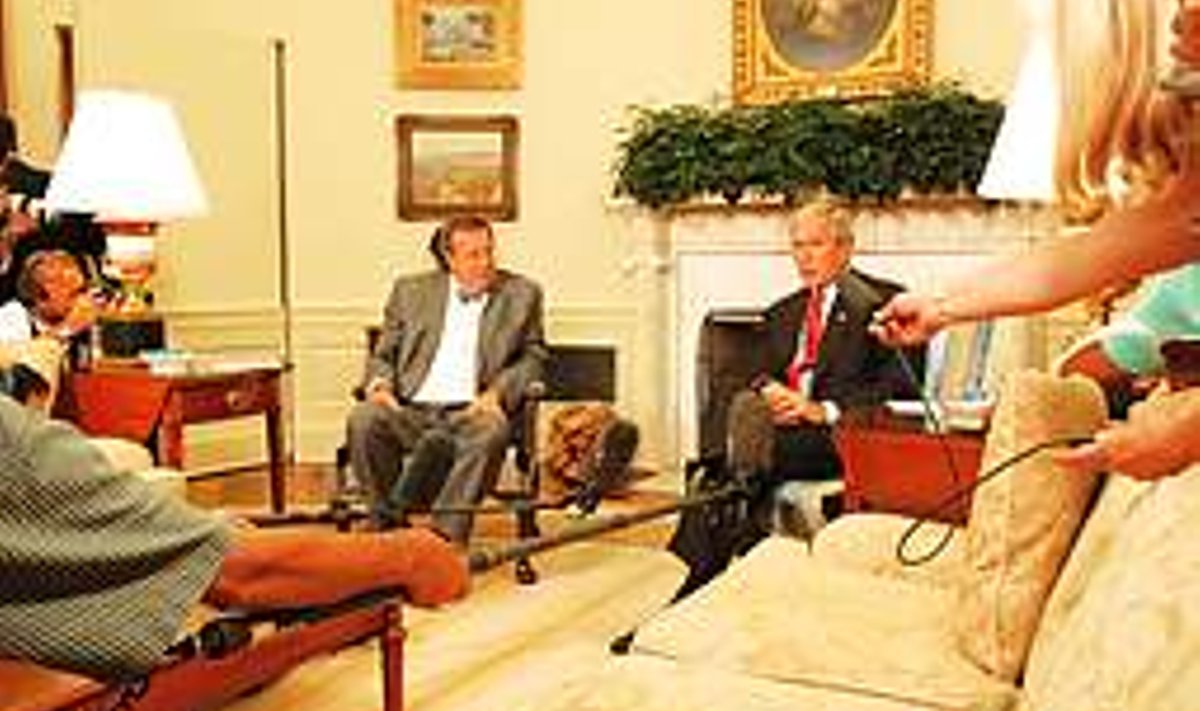 NAGU VANAD SEMUD: Kohtumisel jättis president Bush vestluses algatused enamasti Ilvese kätte. ARGO IDEON