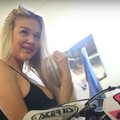 ВИДЕО | Горячая эстонская блогерша в сексуальном новогоднем белье оседлала мотоцикл