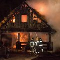 FOTOD JA VIDEO SÜNDMUSKOHALT: Saaremaal hukkus tulekahjus 45-aastane mees