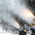 FOTOD: Pirita Spordikeskuses on lumekahurid tööle pandud