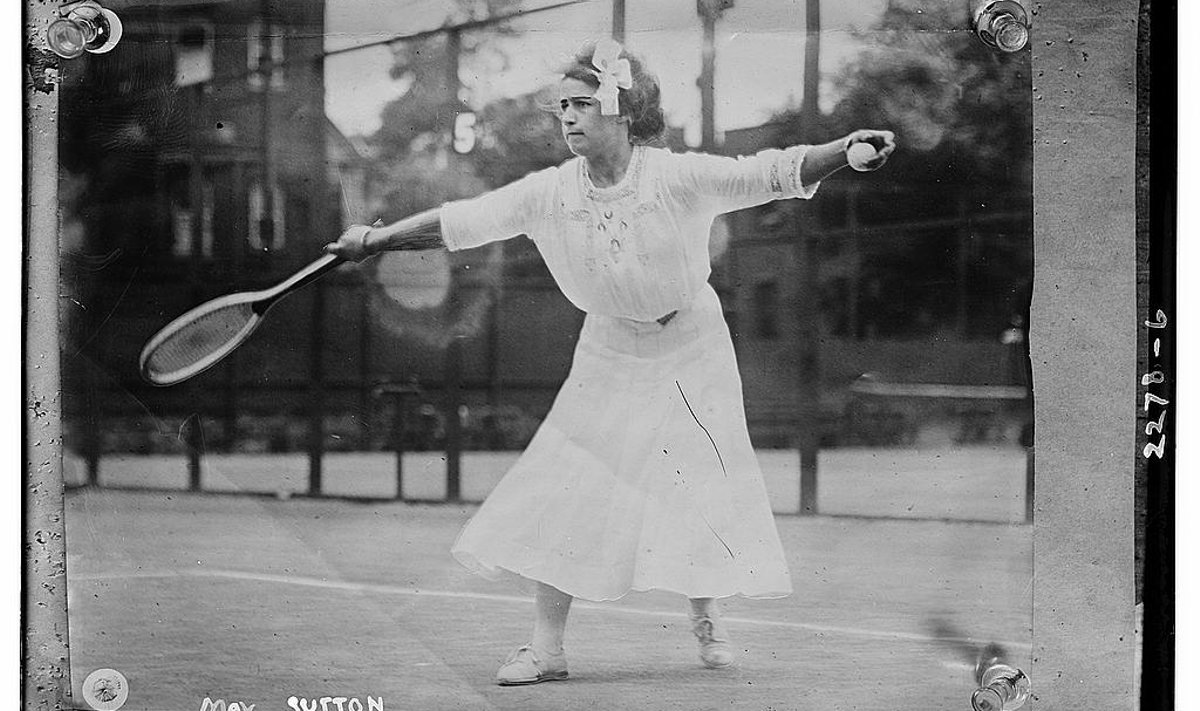 Nii paljast naist nagu May Sutton Wimbledoni väljakul polnud ükski briti mees päevavalguses näinud.