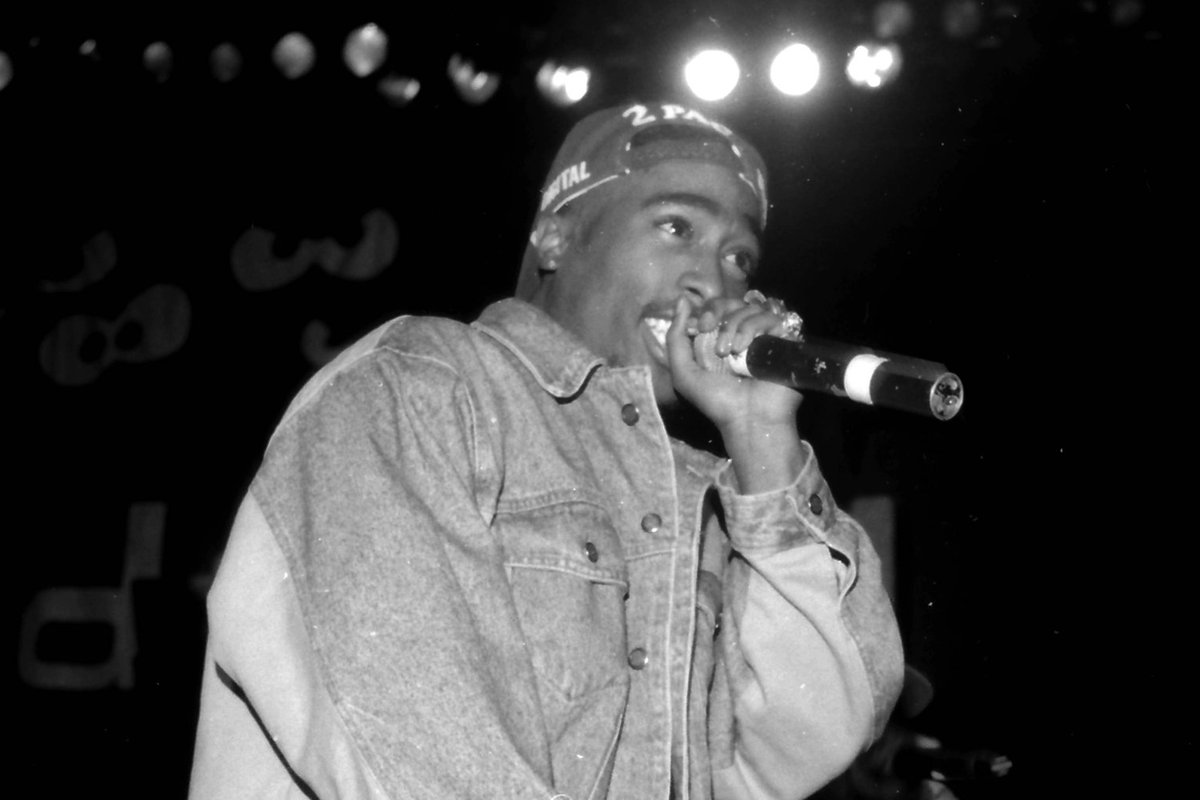 Rapperul Tupac Shakur ar putea câștiga primul său premiu Grammy la aproape 30 de ani de la moartea sa