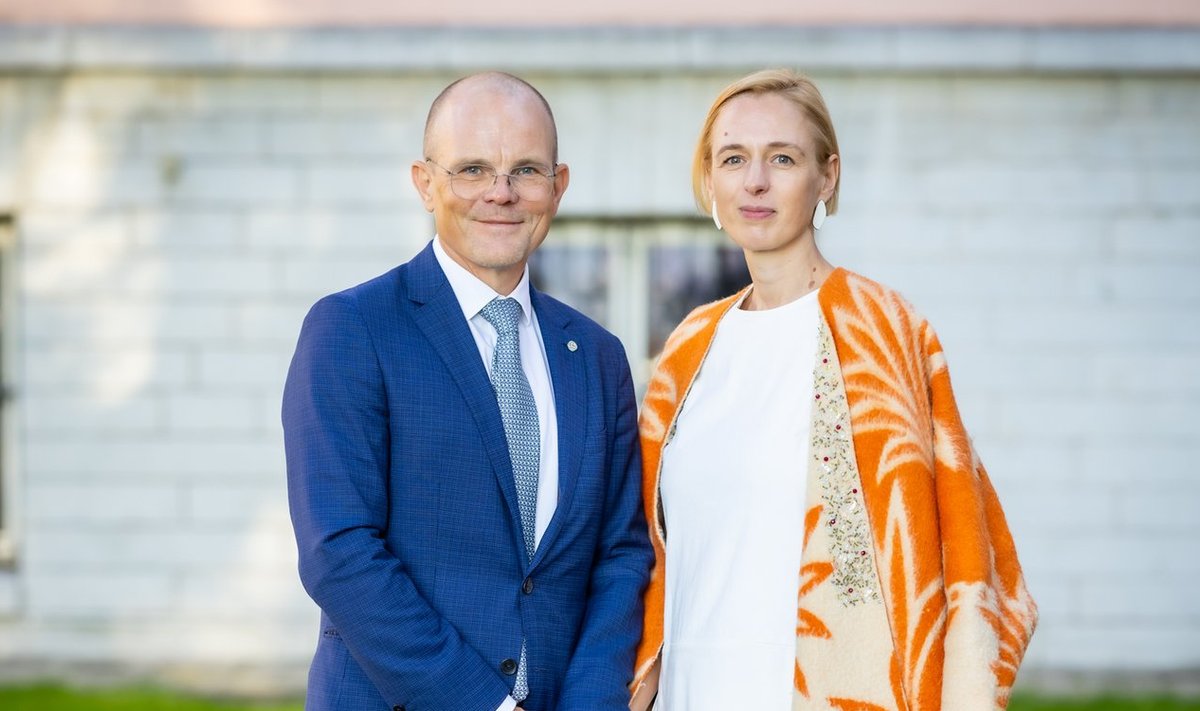 Vabariigi Presidendi Kantselei juht Tiit Riisalo ja fotograaf Silvia Pärmann.