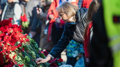 ПАМЯТКА | 9 мая в Эстонии: можно ли возлагать цветы к Бронзовому солдату? А участвовать в шествиях?