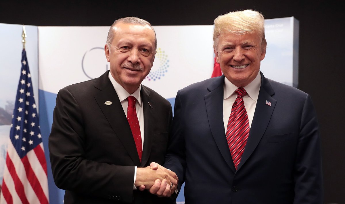 USA riigipea Donald Trump ja Türgi president Recep Tayyip Erdoğan kuu alguses Buenos Aireses, kus Trump olla väidetavalt lubanud türgi islamivaimuliku väljasaatmisega tegeleda.