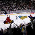 Läti hokifännid on üllatunud. Neil kästi MMil Ukraina lipp tribüünidelt eemaldada  