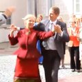 VIDEO: Peaministri vastuvõtul läks õige lõbusaks: laulu- ja tantsupeo tegijad võtsid laulu üles ja tantsisid "Tuljakut"