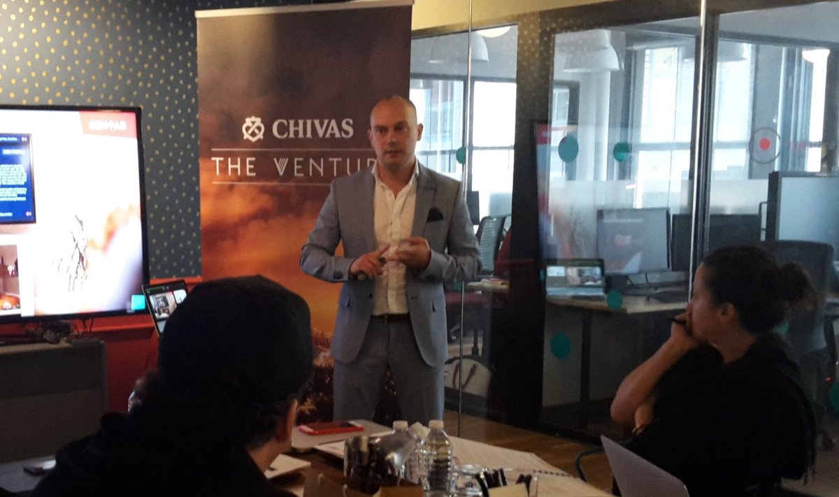 Sentabi looja ja tegevjuht Tarmo Pihl Chivas The Venture`i finaali esimeses voorus.