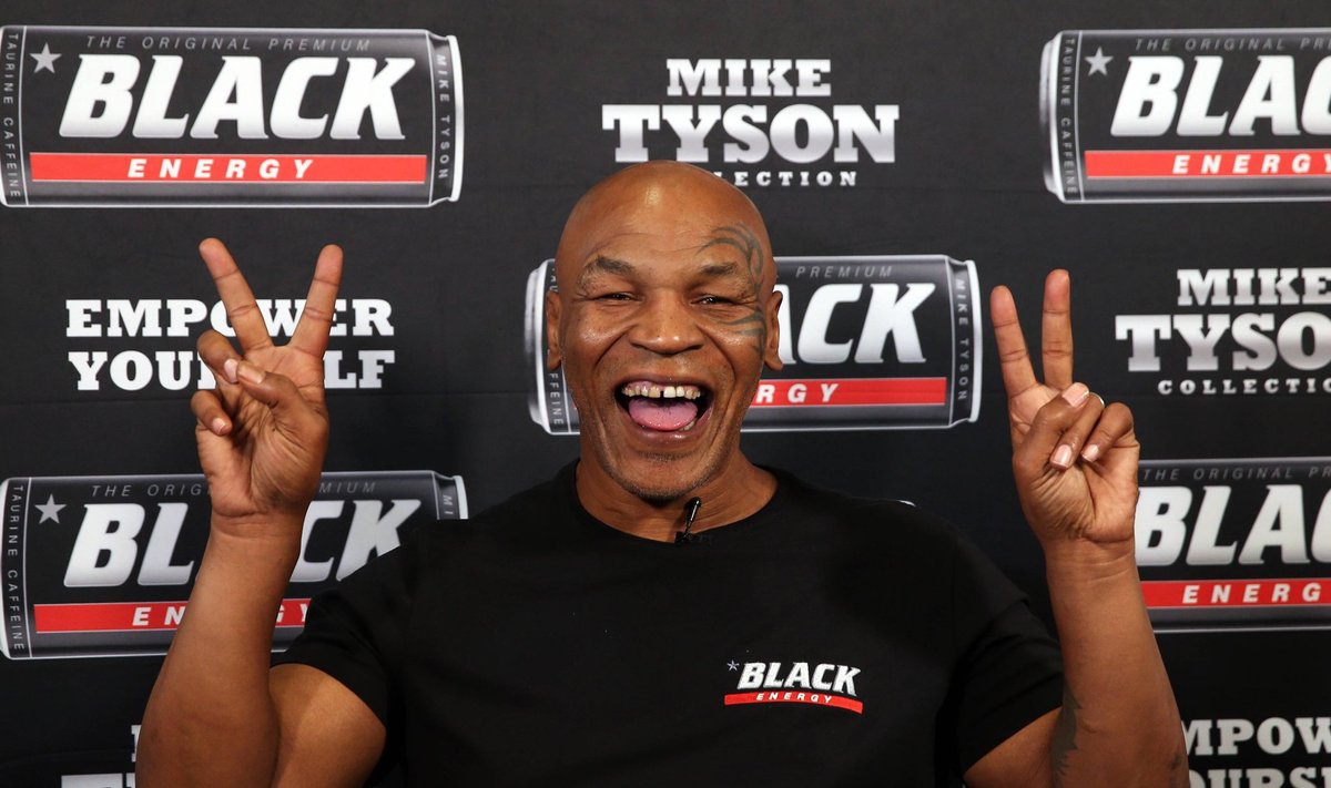 Mike Tyson vedas dopingukontrollijaid ninapidi.