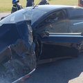 ФОТО И ВИДЕО | В Ида-Вирумаа  столкнулись два автомобиля, один водитель доставлен в больницу 