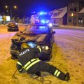 FOTOD | Jõulud tulid pauguga: Viljandi kesklinnas põrkasid kokku kaks BMW-d