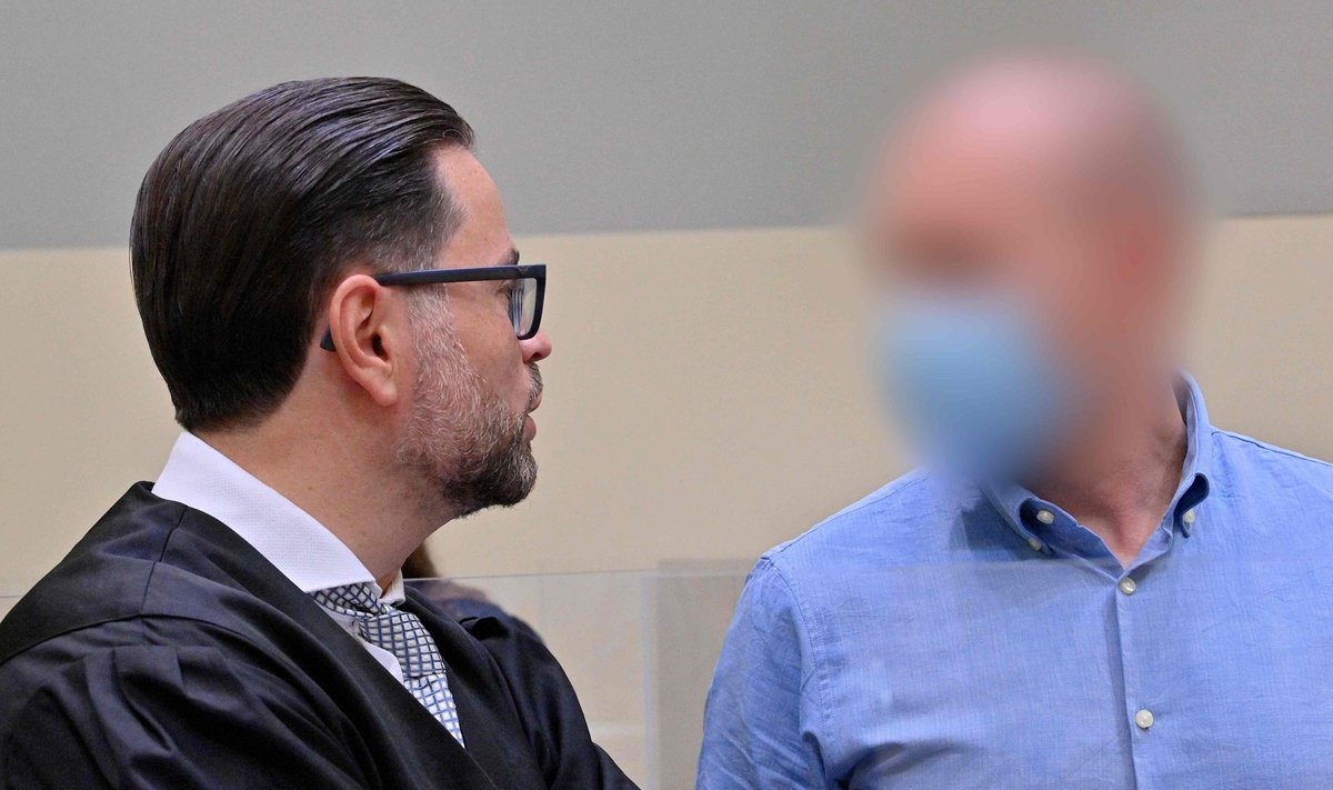 Mark Schmidt (paremal) Münchenis kohtusaalis.