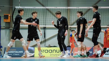 FOTOD | Eesti U20 võrkpallikoondis alustas EM-valiksarja otsustavat faasi Tallinnas veenva võiduga