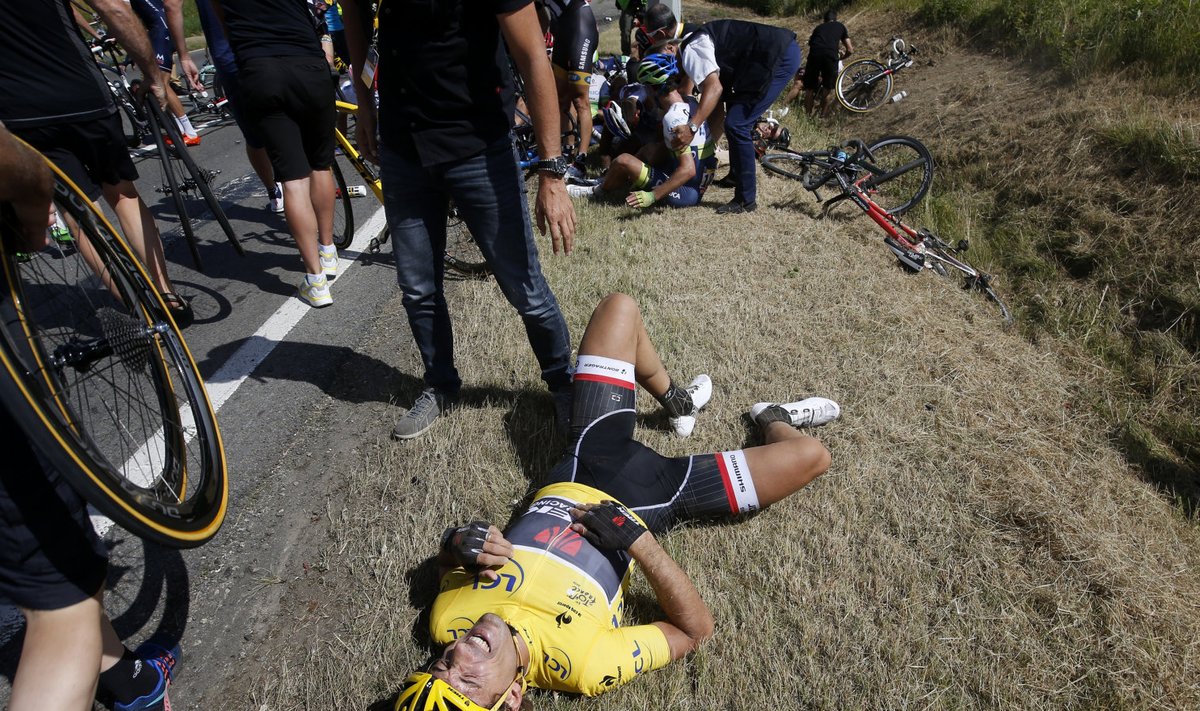 Fabian Cancellara oli üks 20-st massikukkumisse sattunud ratturist.