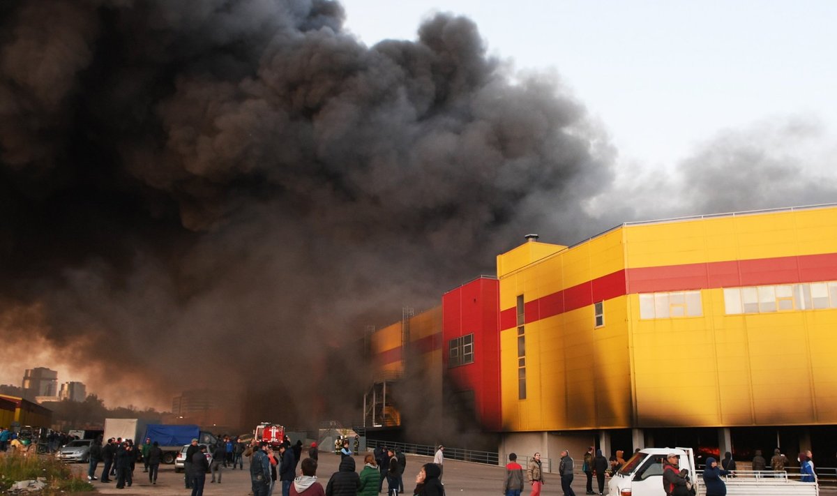 Fire at Moscow's Sindika shopping centre selling construction materials