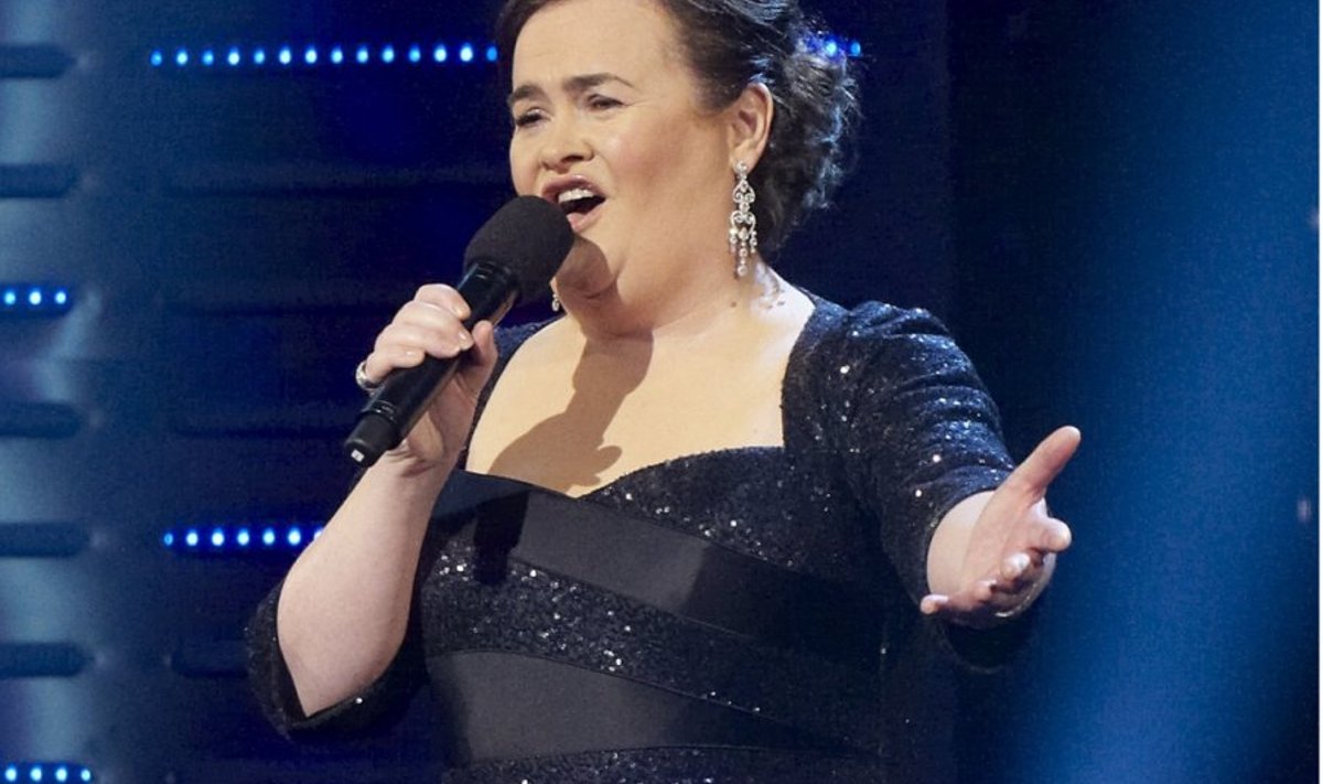 ** RECROPPED VERSION OF NYET826 ** In this undated image released by TV Guide Network, Susan Boyle sings "I Dreamed A Dream" with the London West End cast of "Les Miserables," in a performance that will be featured in "I Dreamed A Dream: The Susan Boyle Story," airing Sunday, Dec. 13, 2009, at 8:00 p.m. EST on the TV Guide Network. (AP Photo/TV Guide Network, Joel Anderson/talkbackThames 2009) / SCANPIX Code: 436