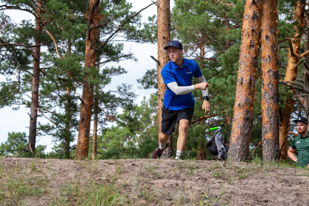 Mauri Villmann ja Kaidi Allsalu haarasid discgolfi Eesti meistrivõistluse avapäeva järel juhtohjad