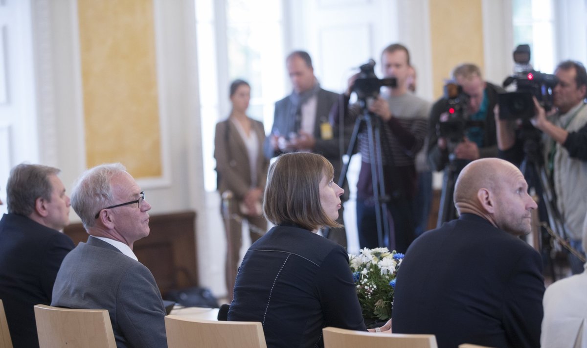 Kas Helir-Valdor Seeder (paremal) pani president Kersti Kaljulaidi „kahvlisse”? Igal juhul tuleb presidendil teha väga raske otsus.