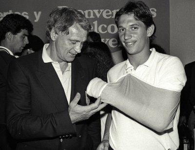 Legendaarne Bobby Robson ja Gary Lineker, kes saabus Mehhiko MMile lahases käega