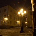 Kes keerab öösel Tallinna tänavalampe ükshaaval kinni?