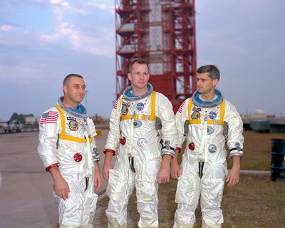 ESIMENE MISSIOON: Apollo 1 meeskonnaliikmed Virgil I. "Gus" Grissom, Ed White ja Roger B. Chaffee 10 päeva enne tulekahjus hukkumist.