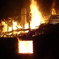 ФОТО: Воспламенившийся по неизвестной причине дом сгорел дотла