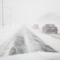 Власти предупреждают: снежная буря во вторник осложнит в Таллинне дорожные условия