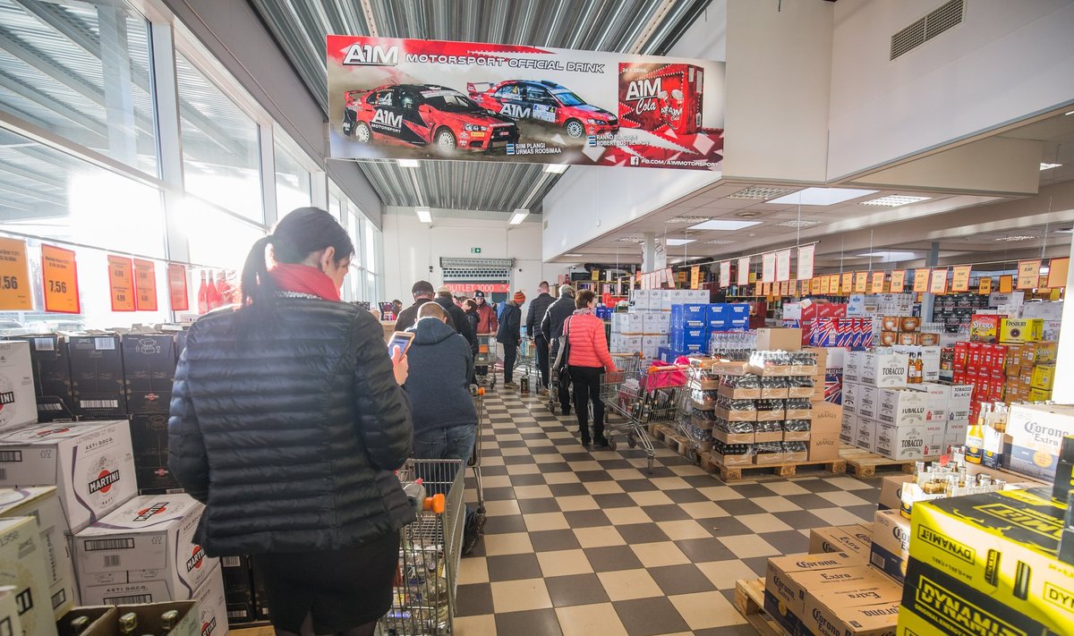 Kui alkoholiaktsiis 1. veebruarist planeeritud määral tõuseb, on eestlastel veelgi kasulikum Põhja-Läti poodides ostelda.