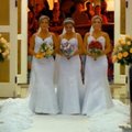 FOTOD: Jah, jah, jah! Kolmikutest õed abiellusid samal päeval ja ajasid oma peigmehed segadusse