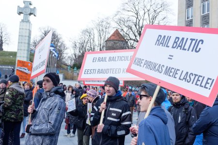 Meeleavaldus Rail Balticu vastu vabaduse väljakul