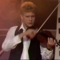 Täna 20 aastat tagasi eetrisse läinud hiti "ütle mullõ uma telefoninummõr...." viiuldaja Timo Vendt: ei tea, miks me eurovisioonile ei proovinud