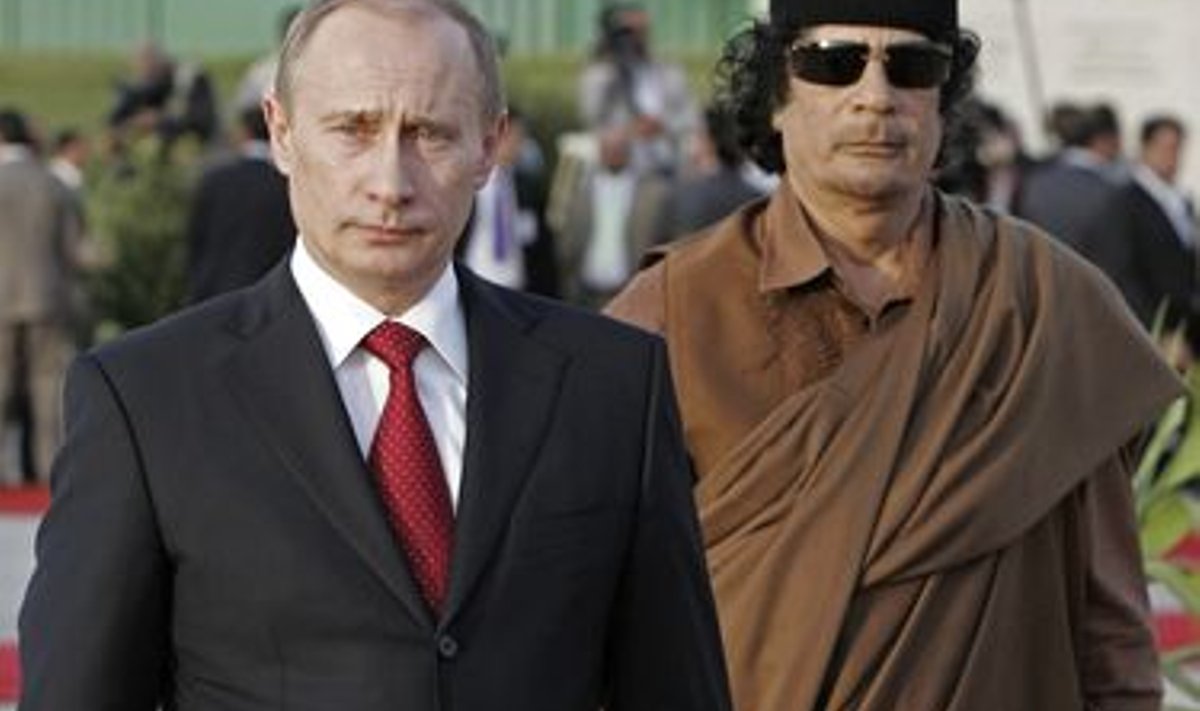 Vladimir Putin ja Muammar Gaddafi