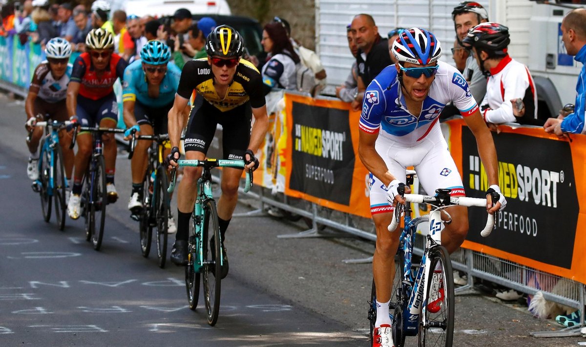 Tanel Kangert (grupi keskel) Giro 14. etapil