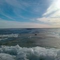 С понедельника запрещен выход на лед Нарвского водохранилища