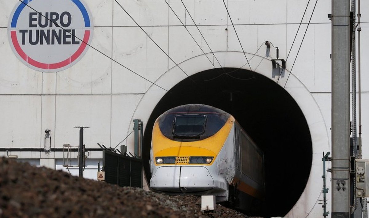 Prantsusmaa ja Suurbritannia vahel liiklemist ei kujutaks Eurotunnelita ettegi. 1994. aastal avatud tunnel on 50 kilomeetri pikkune. Tallinna lahutab Helsingist ligi 90 kilomeetrit.