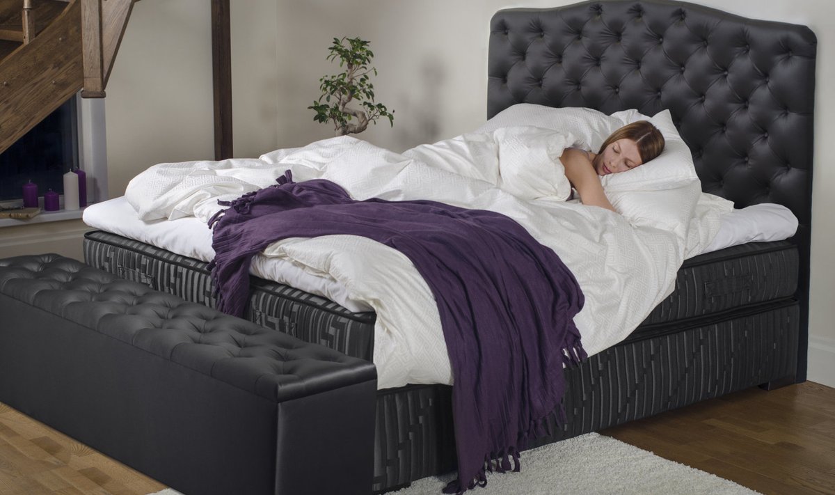 METROPOL voodi 16-kihilisel madratsil on mugav magada oma lemmikasendis.