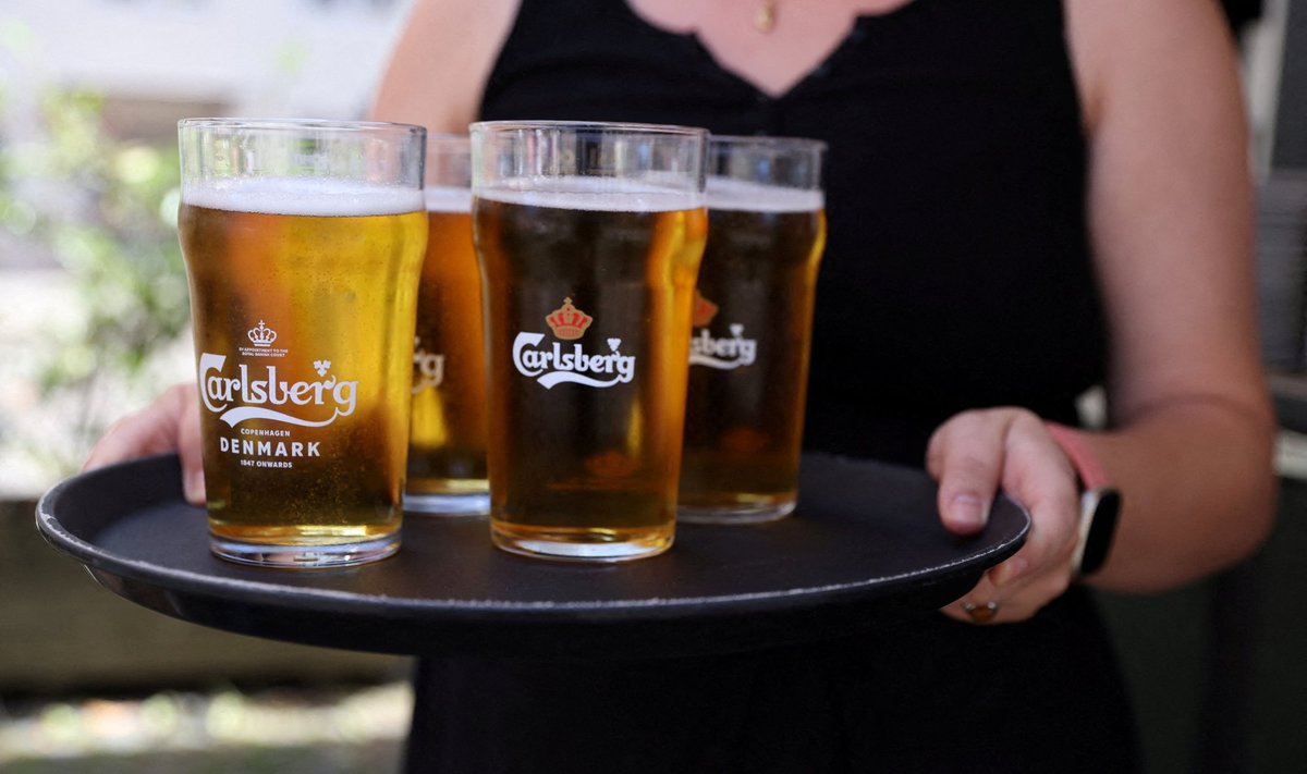 ТЕПЕРЬ ПОД КОНТРОЛЕМ РОССИИ: Датское пиво Carlsberg преподносится как „лучшее в мире пиво“.