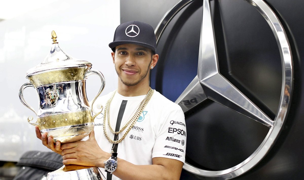 Bahrainis võttis võidu Lewis Hamilton (Mercedes).
