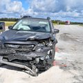 ФОТО | Не заметил машину на встречке: в аварии в Вильяндимаа пострадали два человека