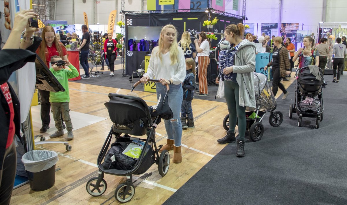 Rahvusvahelisel turismimessil Tourest 2023 enese tutvustajad ja reiside müüjad on pingutanud selle nimel, et seal tunneks end hästi nii elukutselised reisigurmaanid, aga ka noored emad oma noorte võsukestega.