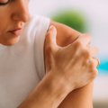 Kui valu ei lase kätt tõsta: spetsialist selgitab, mis haigus on külmunud õla sündroom ja mida selle leevendamiseks teha 