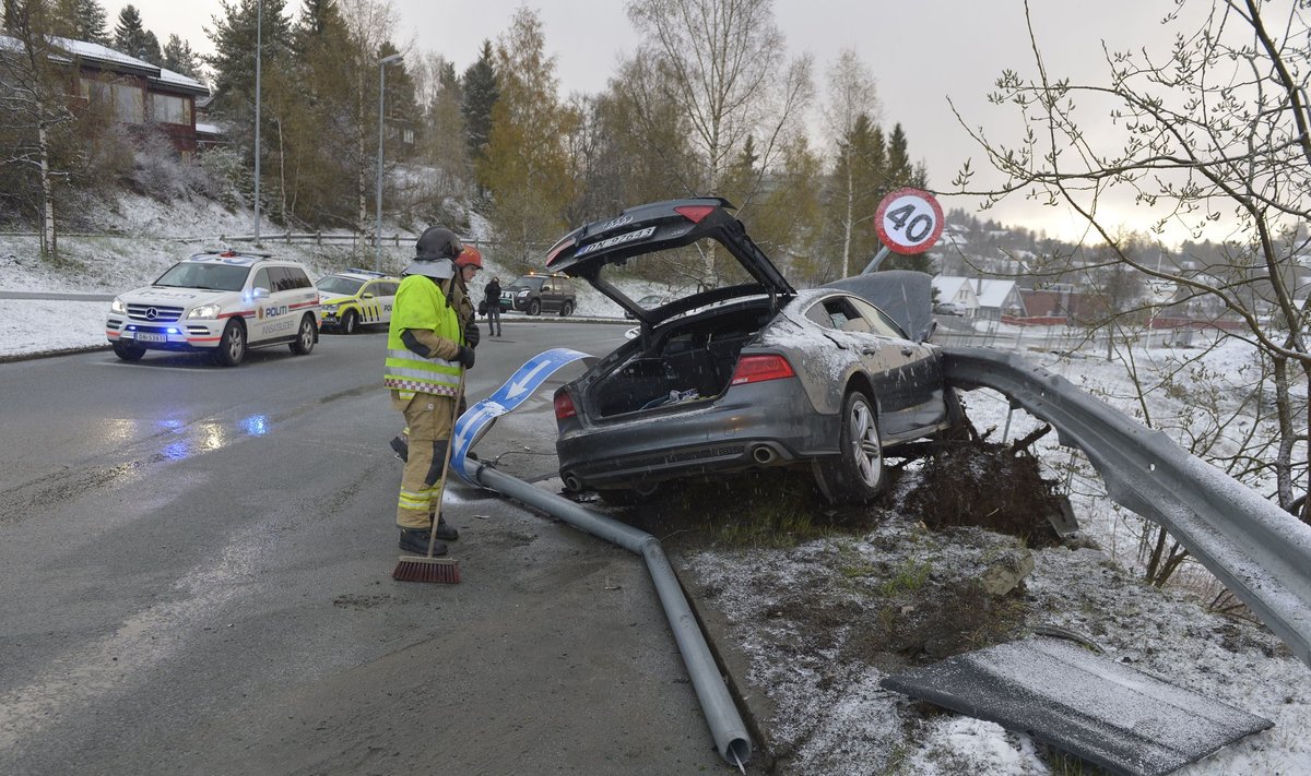 Petter Northugi auto pärast avariid