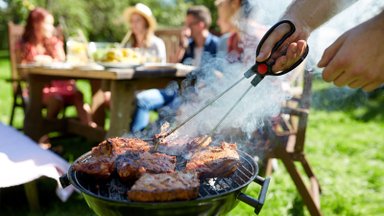 SPETSIALIST VASTAB | Kas grilltoit saab üldse olla tervislik? Mis juhtub, kui fooliumis liha küpsetada?