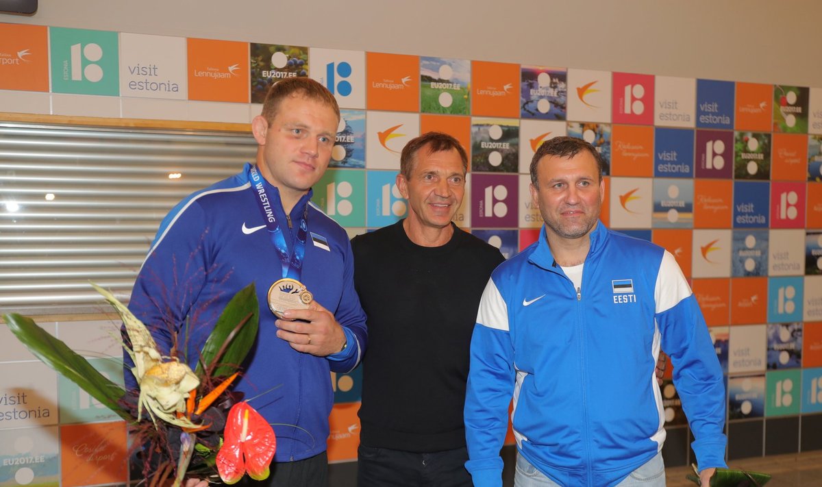 2017. aastal korraldati MM-ilt hõbedaga naasnud Heiki Nabile (vasakul) ja Igor Bugaile lennujaamas pidulik vastuvõtt.