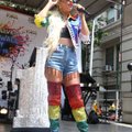 KLÕPS | Lady Gaga üllatab rahvast New Yorki geiparaadil eriti julge riietusega