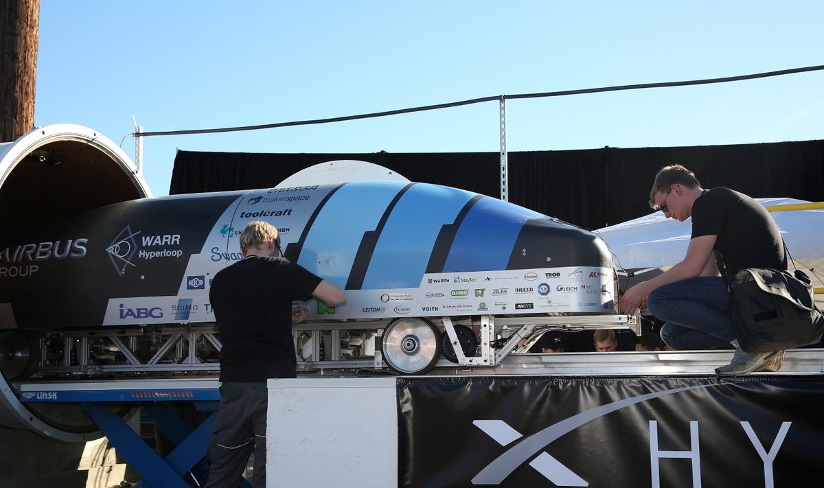 Ühe võimaliku Hyperloopi sõidukimudeli katsetamine Los Angeleses läinud nädalal.