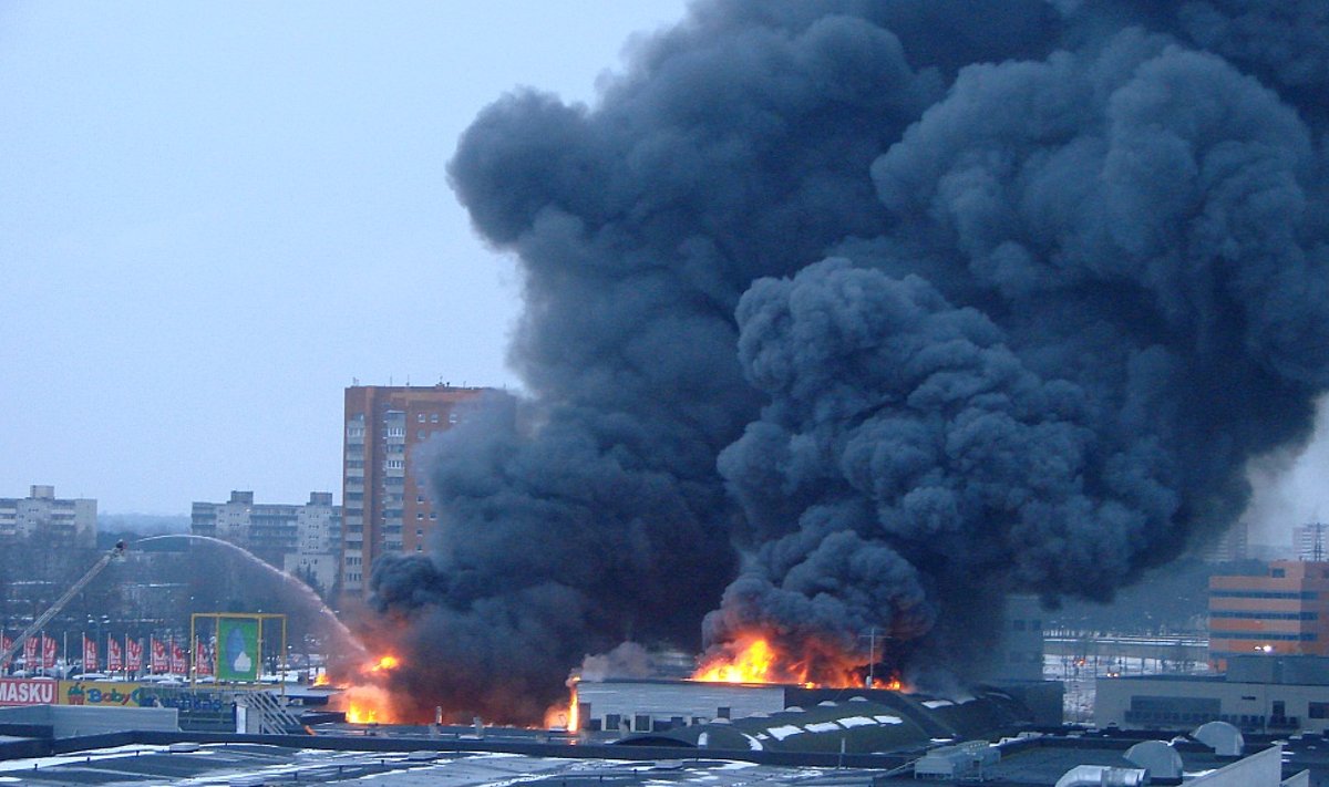 Mustika keskuse põleng  Foto: Janis Audova