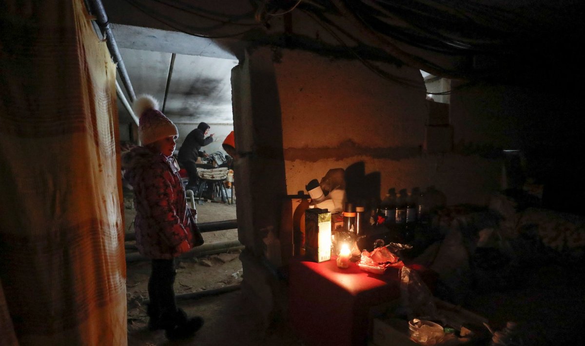 VARJEND PÄÄSTAB ELUSID: Pommivarjend Mariupolis, mis on sõja käigus enim kannatada saanud linn Ukrainas. 