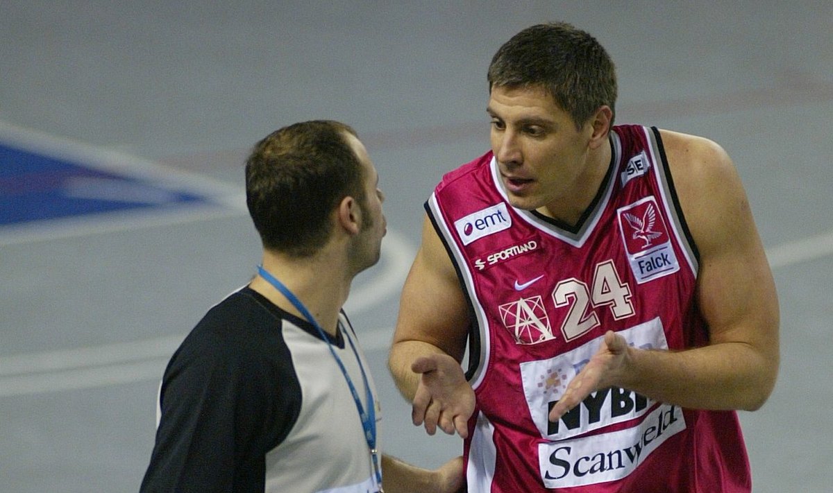 Mart Uuehendrik (vasakul).